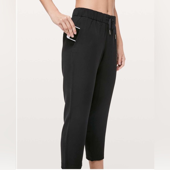 🖤 Lululemon On The Fly Pants Crop *Woven 23"
Black Sz 6✨Like 🆕 - Picture 4 of 10